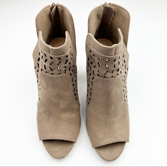 Madden girl bright taupe suede peep toe cut out booties size 7 - Picture 3 of 10